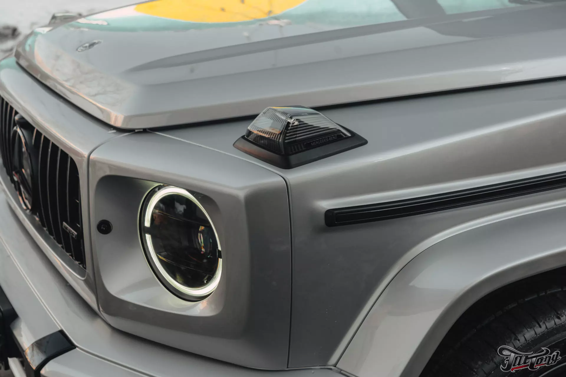 Mercedes G-class. Оклейка в матовый полиуретан. Защита оптики глянцевым полиуретаном. Шумоизоляция дверей. Установка доводчиков дверей